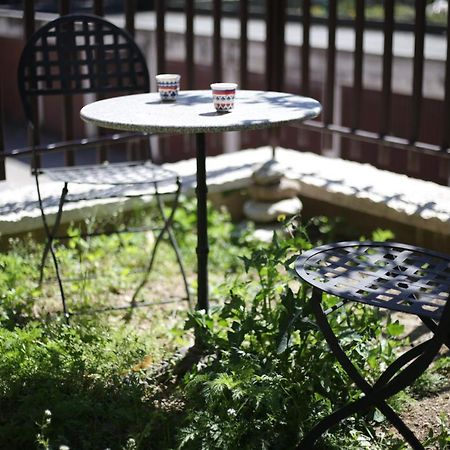 Apartment With Lovely Garden Верона Экстерьер фото